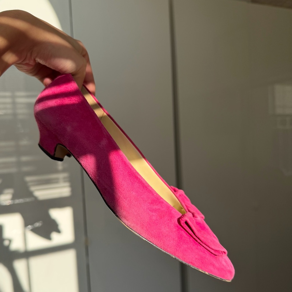 Liz Claiborne Hot Pink Suede Marie Antoinette-Style Kitten Heels